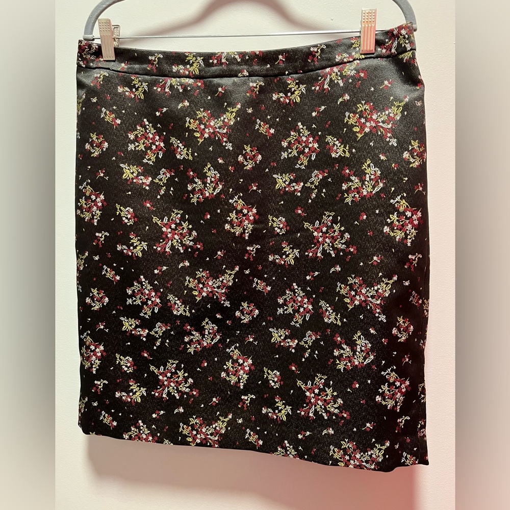 Loft Pencil Skirt Black lined with flowers Size 12